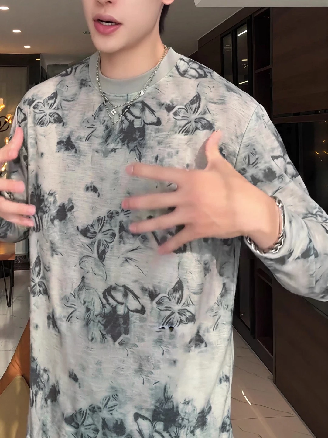 2025 Autumn Winter Men's Fashion Tees Masculinity Trendy Butterfly Print Long Sleeve T-Shirts Fashion Personality High-End Tops