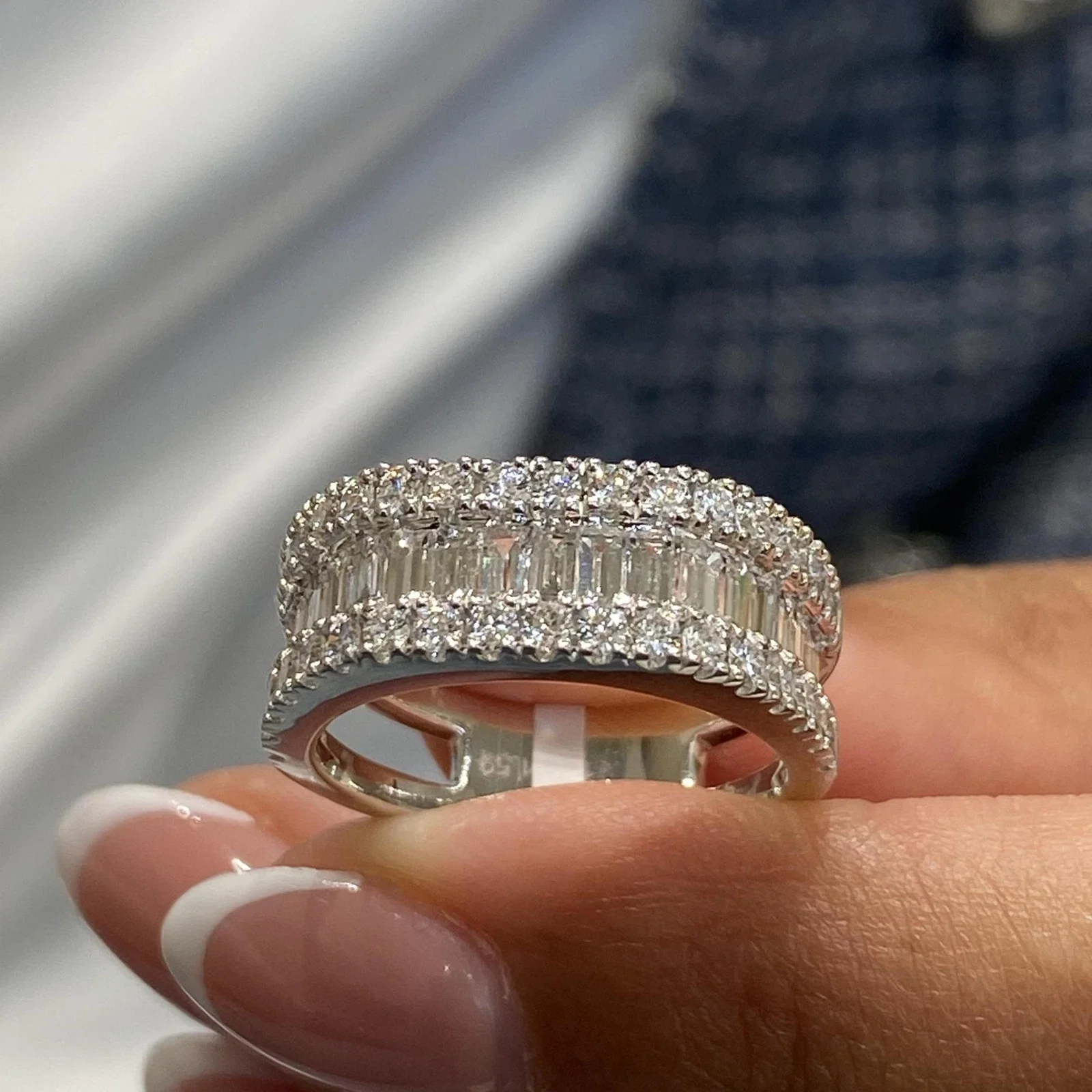 1.59Ctw Emerald & Round CVD HPHT Lab Grown Diamond Band Ring DEF VS‑VVS Platinum950 Handmade Eternity Wedding Fine Jewelry
