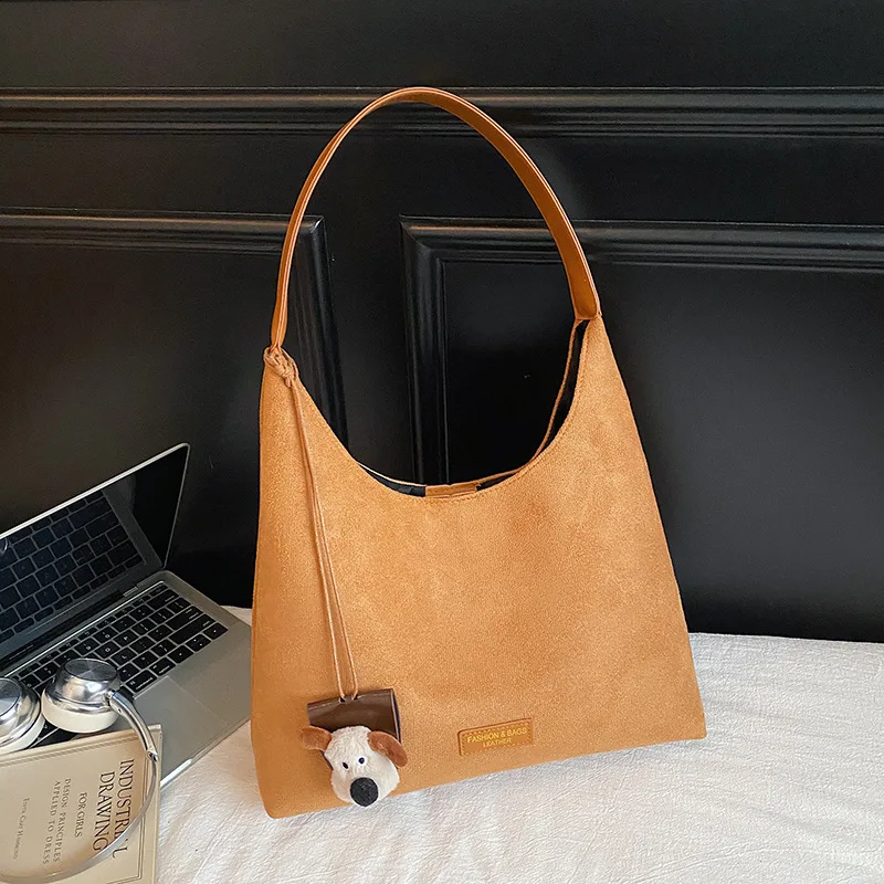 

Матовая женская сумка в стиле ретро, новинка 2025, осенне-зимняя сумка нишевого дизайна, корейская версия, сумка-ведро на плечо, подмышки