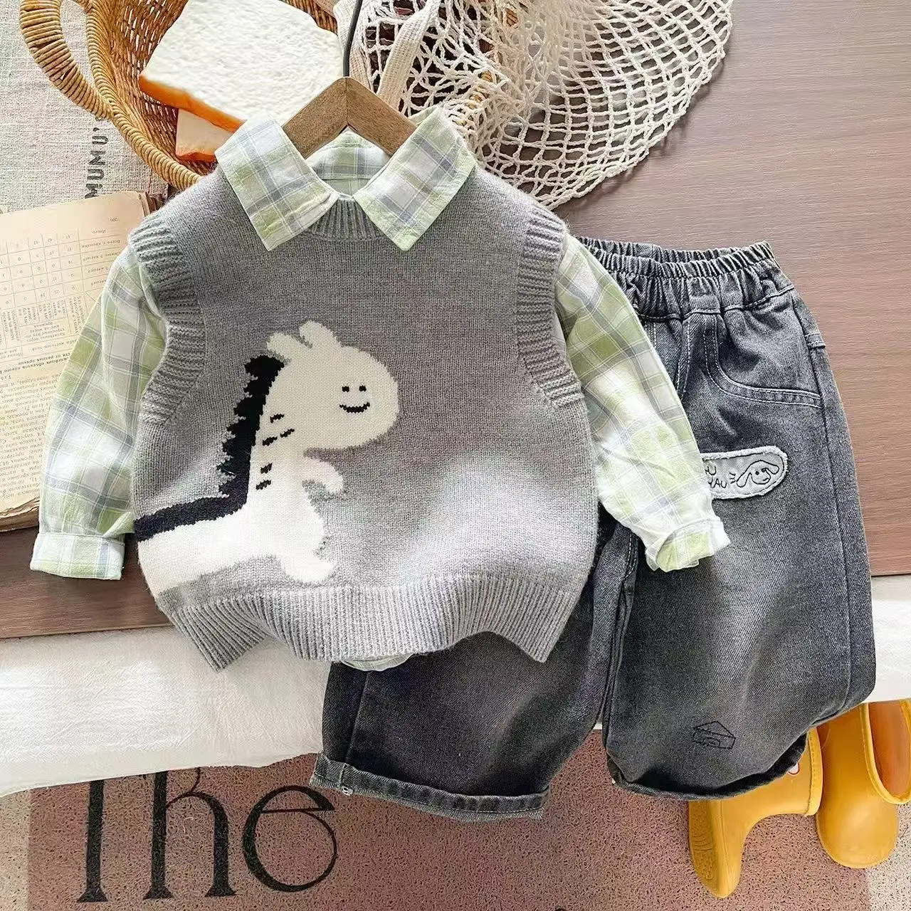 

2026 New Boys' Clothing Set Spring and Autumn Children's Korean Version Sweater Vest+Shirt+Pants Three Piece Set