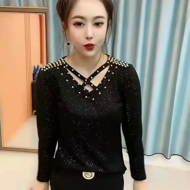 

Fashion Rivet Long Sleeve Fleece T-Shirt 2025 New Autumn Winter Women Bling Black Base Shirt Female Sexy All-match Blouse Tops