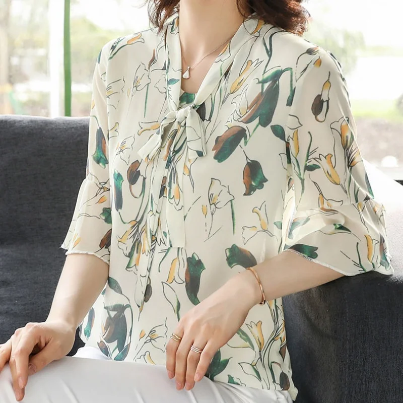 Spring and Summer Women\'s V-Neck Three Quarter Loose Thin Printed Bandage Pullovers Fashion Casual Korean All-match Tops