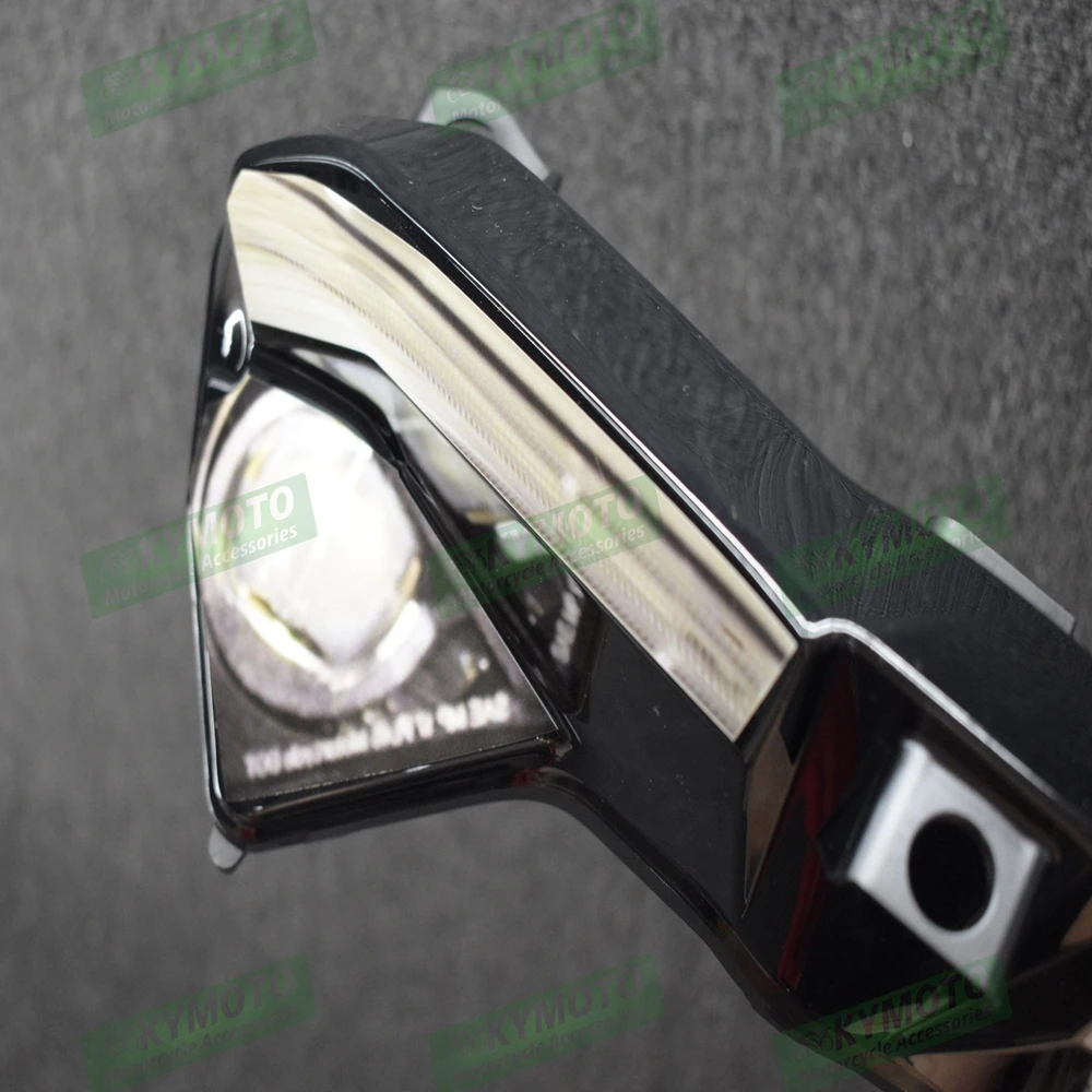 ل V2-17 V2 2017 2018 2019 سباق الدراجات النارية الشارات الزخرفية المسار نسخة المصباح ملصقات المصباح طبقة رقيقة واقية #5