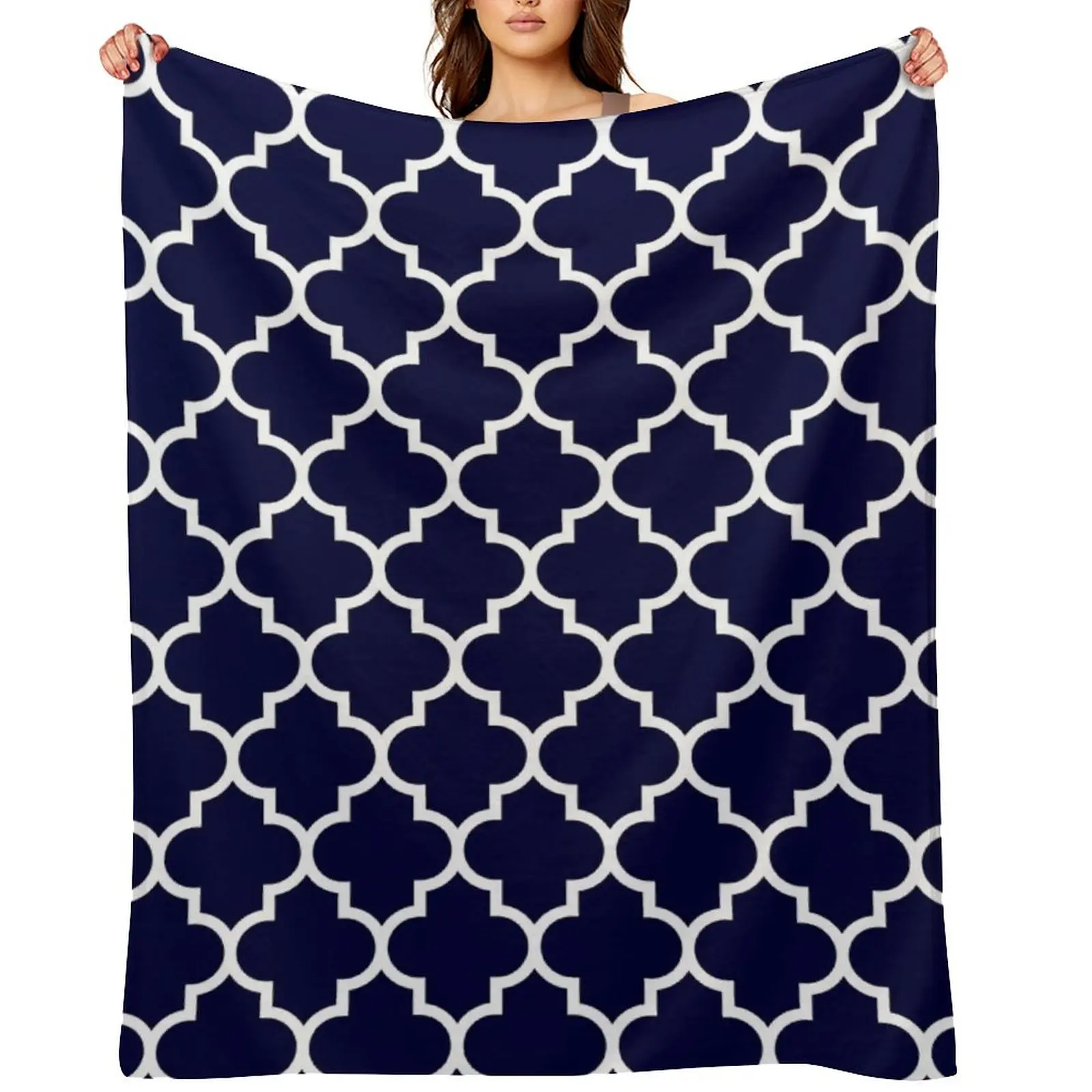 

Navy Blue Quatrefoil Pattern Throw Blanket Extra Large Throw Polar Winter beds Flannel Fabric Blankets