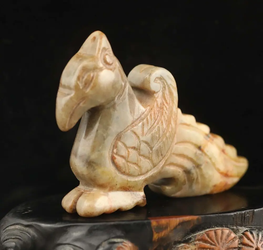 Old natural jade hand-carved statue of bird pendant