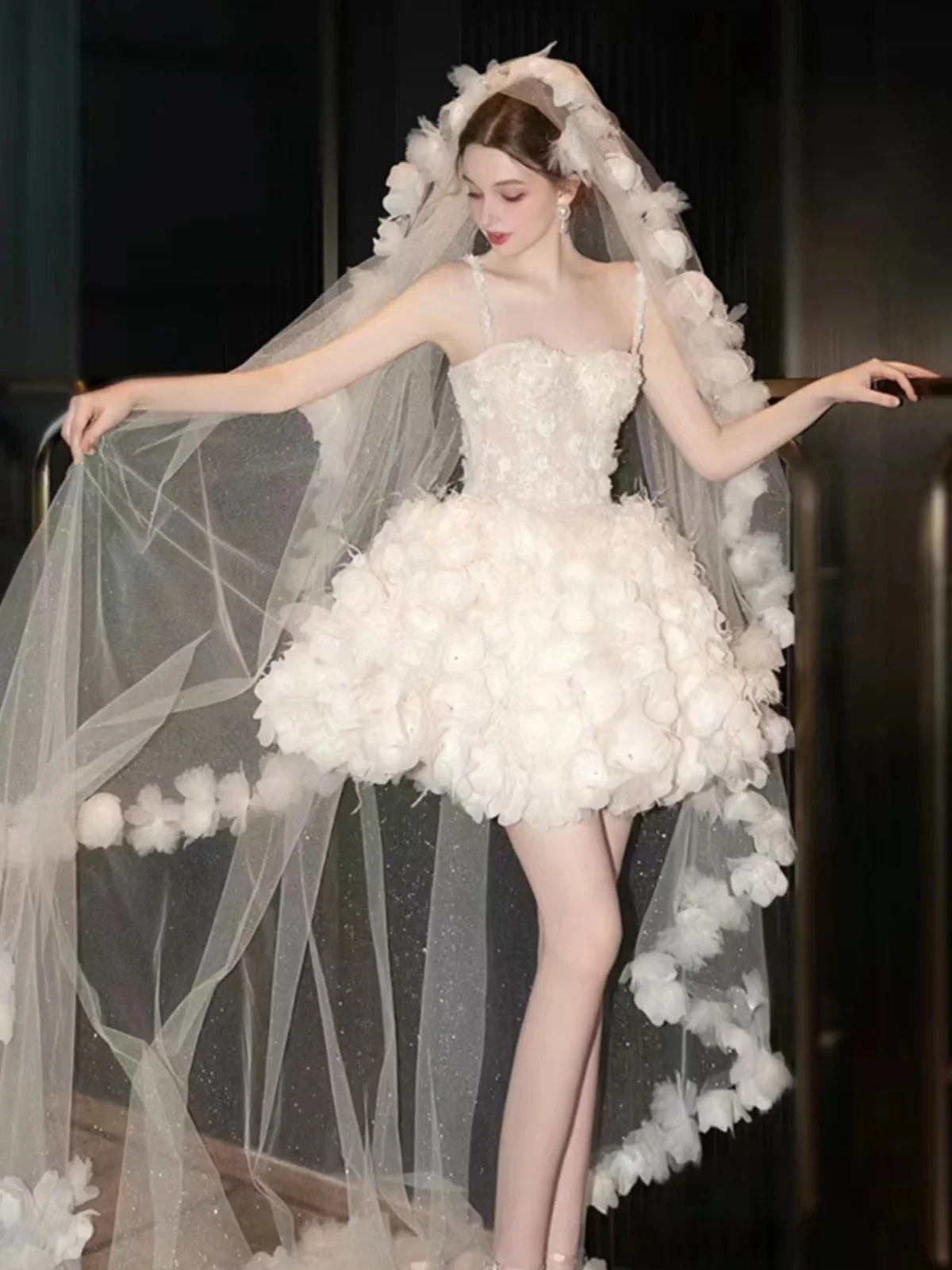 

Легкое свадебное платье без бретелек с кружевным цветочным узором, вечернее платье для женщин, для выступлений, с короткой юбкой А-силуэта, без рукавов