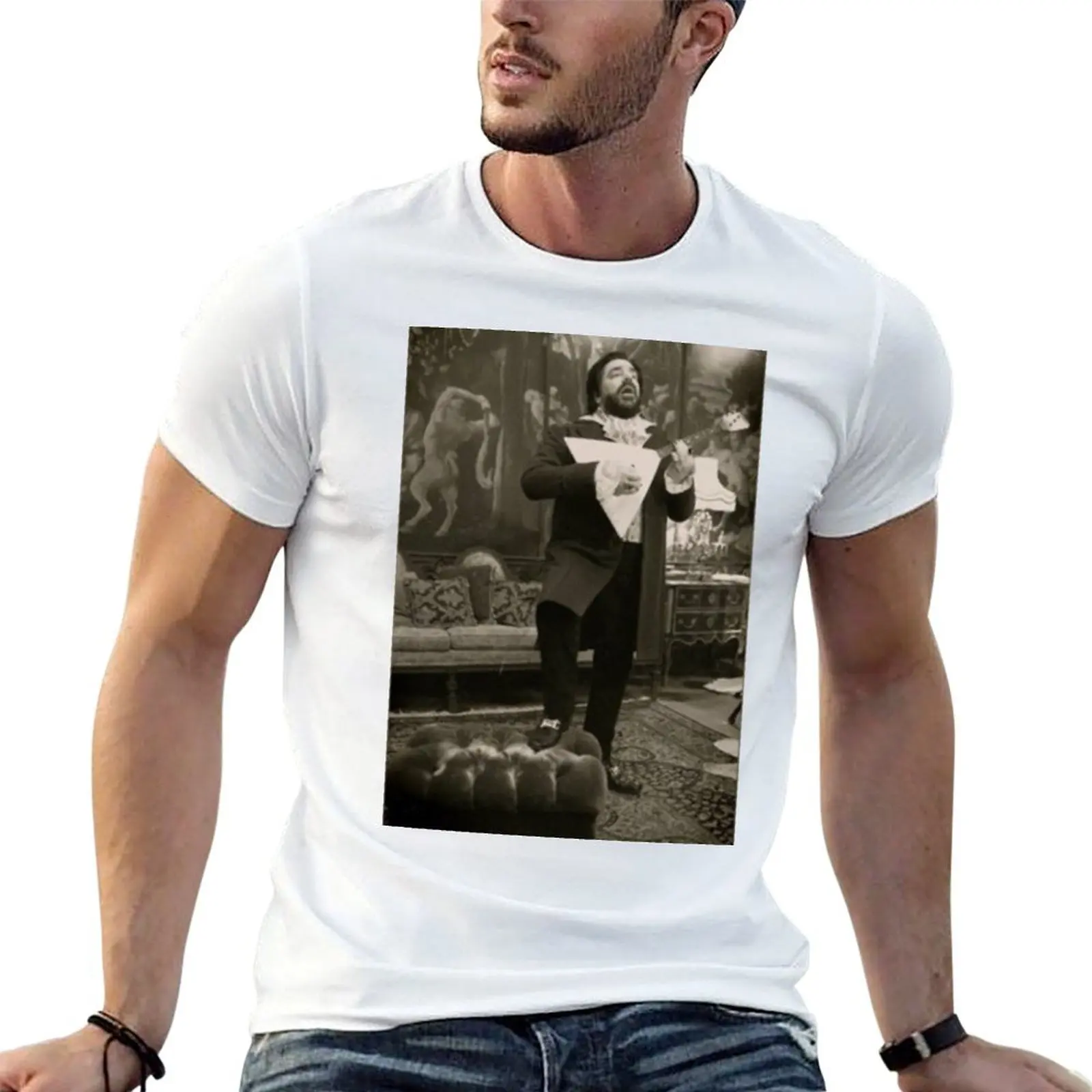 

laszlo cravensworth playing guitar portrait T-Shirt man t shirts for men g man t shirts for men T-Shirt