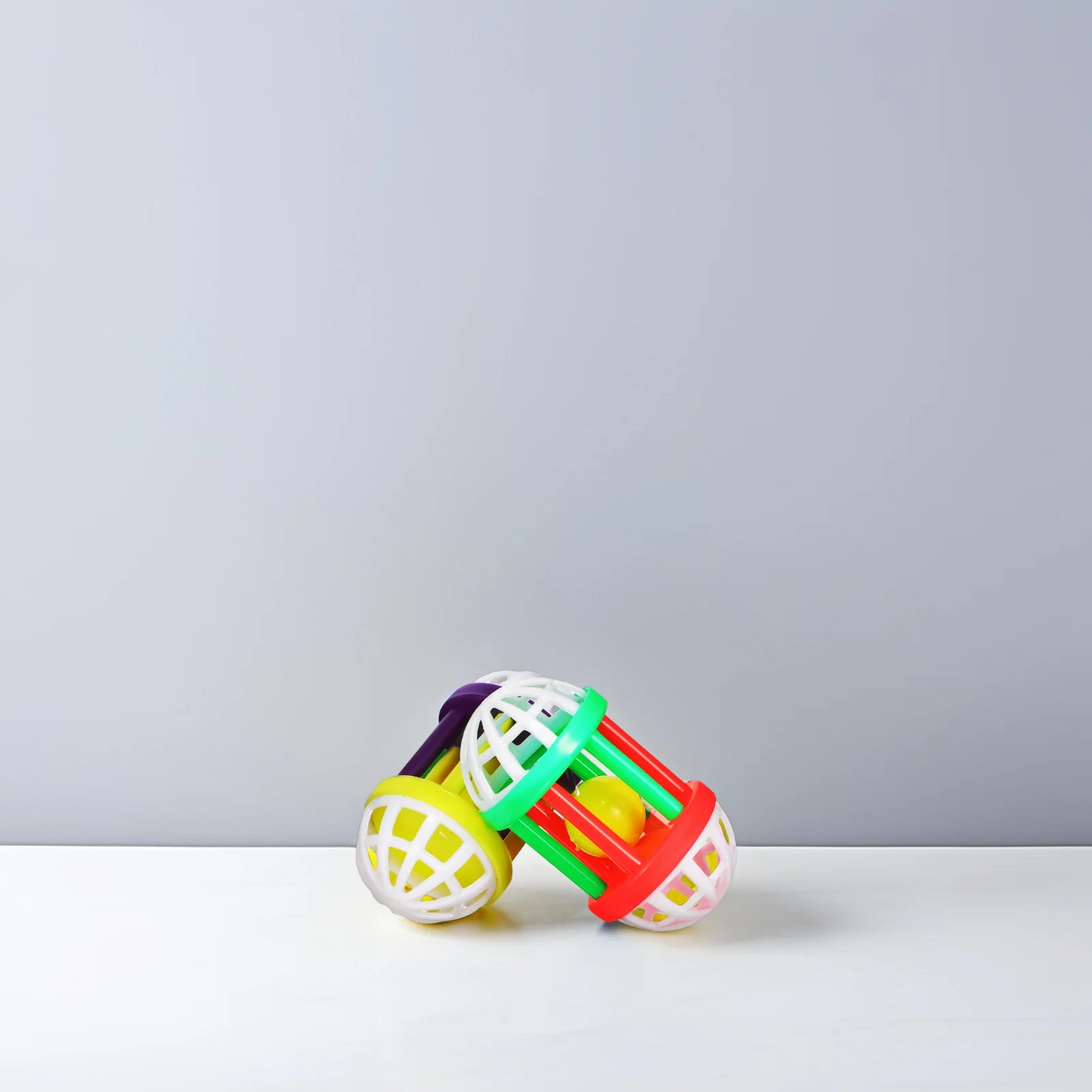 

12Pcs Plastic Bird Balls Sound Bell Rolling Chew Foot Grip Playtime Stimulation for Parrot Parakeet Finch Cage Decor