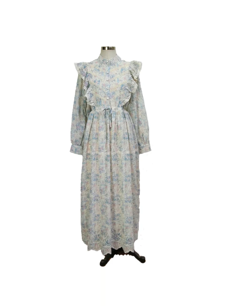 ชุดคลุมยาวลายปักฉลุลายดอกไม้สไตล์ตะวันออกกลาง รุ่นใหม่ ปี 2025 ทรงเอวสูง แขนกระดิ่ง ติดกระดุมเม็ดเดียว ทรงเอ สำหรับฤดูใบไม้ผลิและฤดูใบไม้ร่วง...