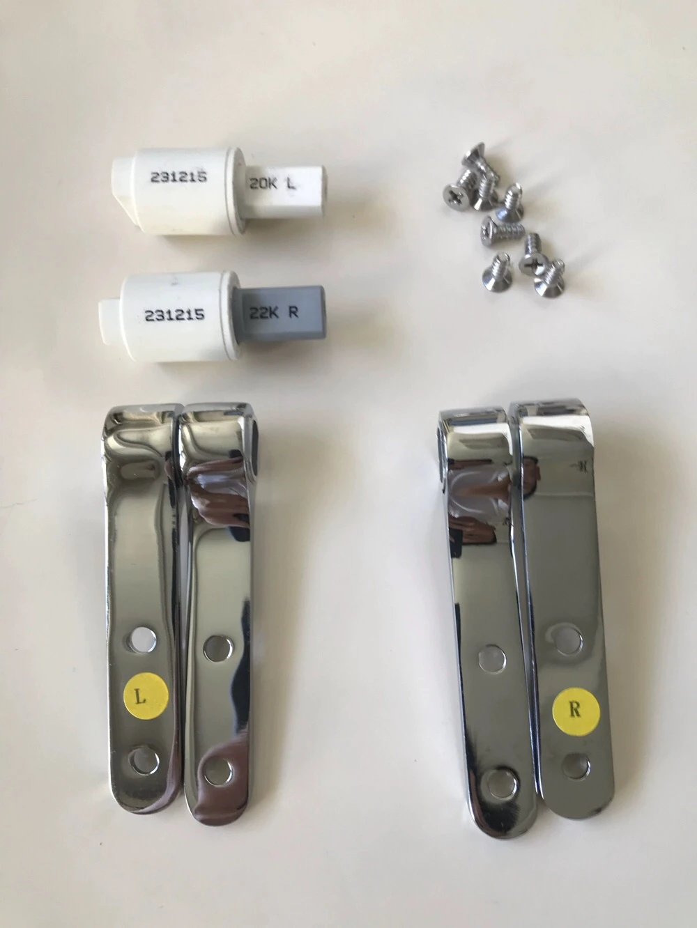 C4520/CF8500/CF8518 مثبت غطاء المرحاض، مجموعة مفصلات نحاسية مطلية بالكروم