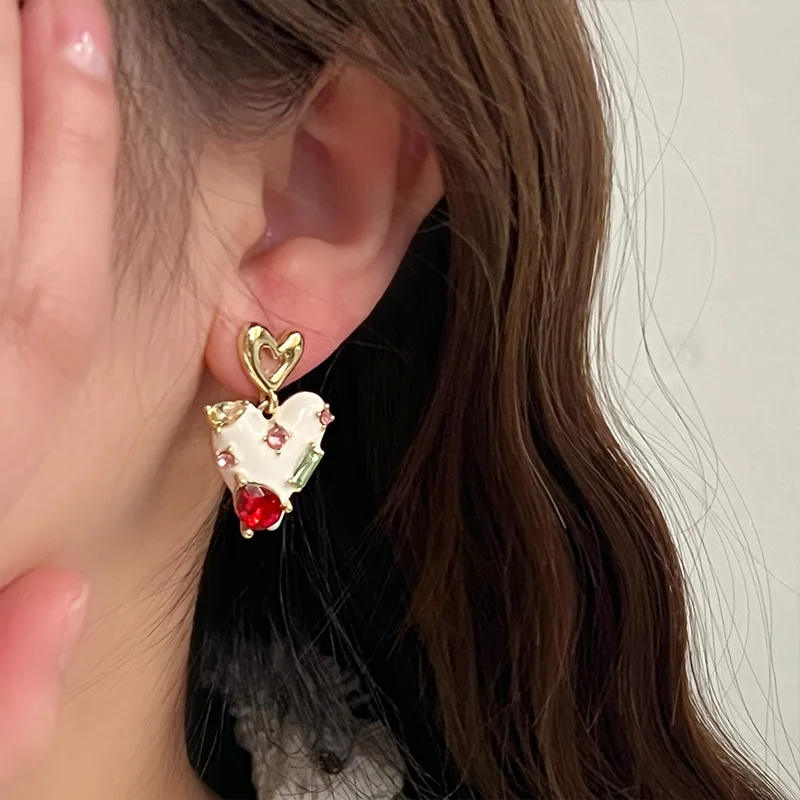 الأزياء الملونة الزركون على شكل قلب أقراط للنساء الحلو لطيف الأبيض المينا انخفاض الأقراط الزفاف المشاركة مجوهرات هدايا