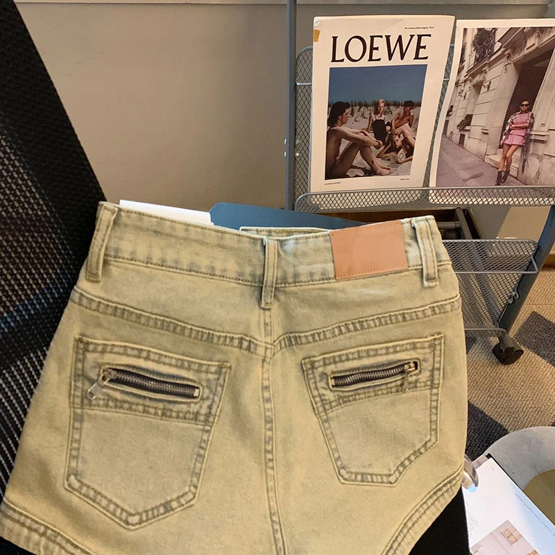 Design zipper niche pocket a word do old denim shorts female ins stretch high waist straight wide leg hot pants summer