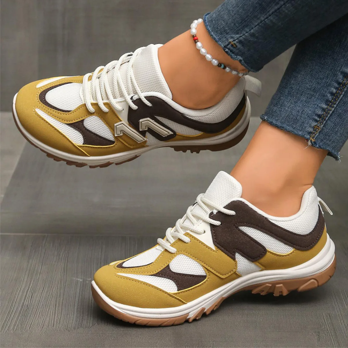 

Fashion Gray Yellow Mix Color Non Slip Hiking Shoes Women 2025 Autumn Breathable Lace Up Sneakers Comfort Soft Sole Sports Shoes