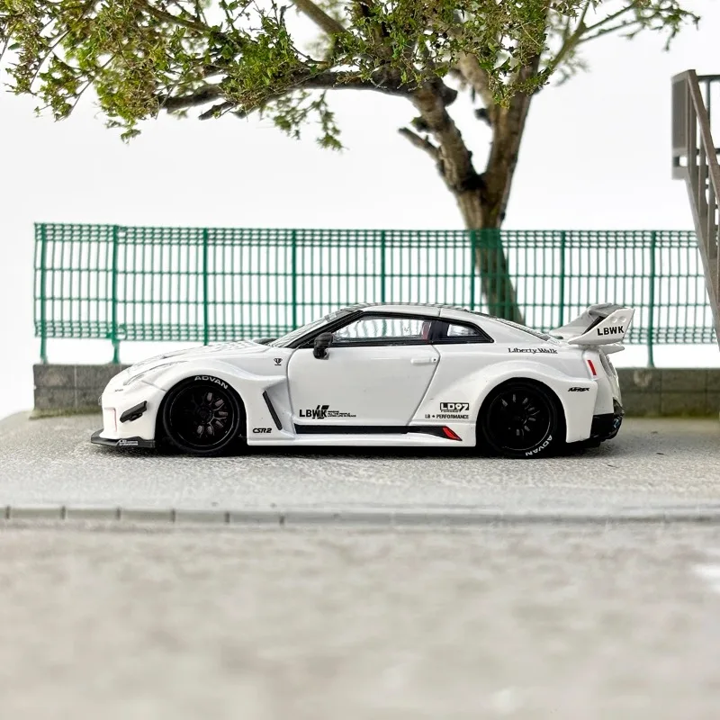 CM 1/64 Nissan GTR R35 35GT-RR LB Legierung Spielzeug Motor Fahrzeug Diecast Metall Modell Geschenke