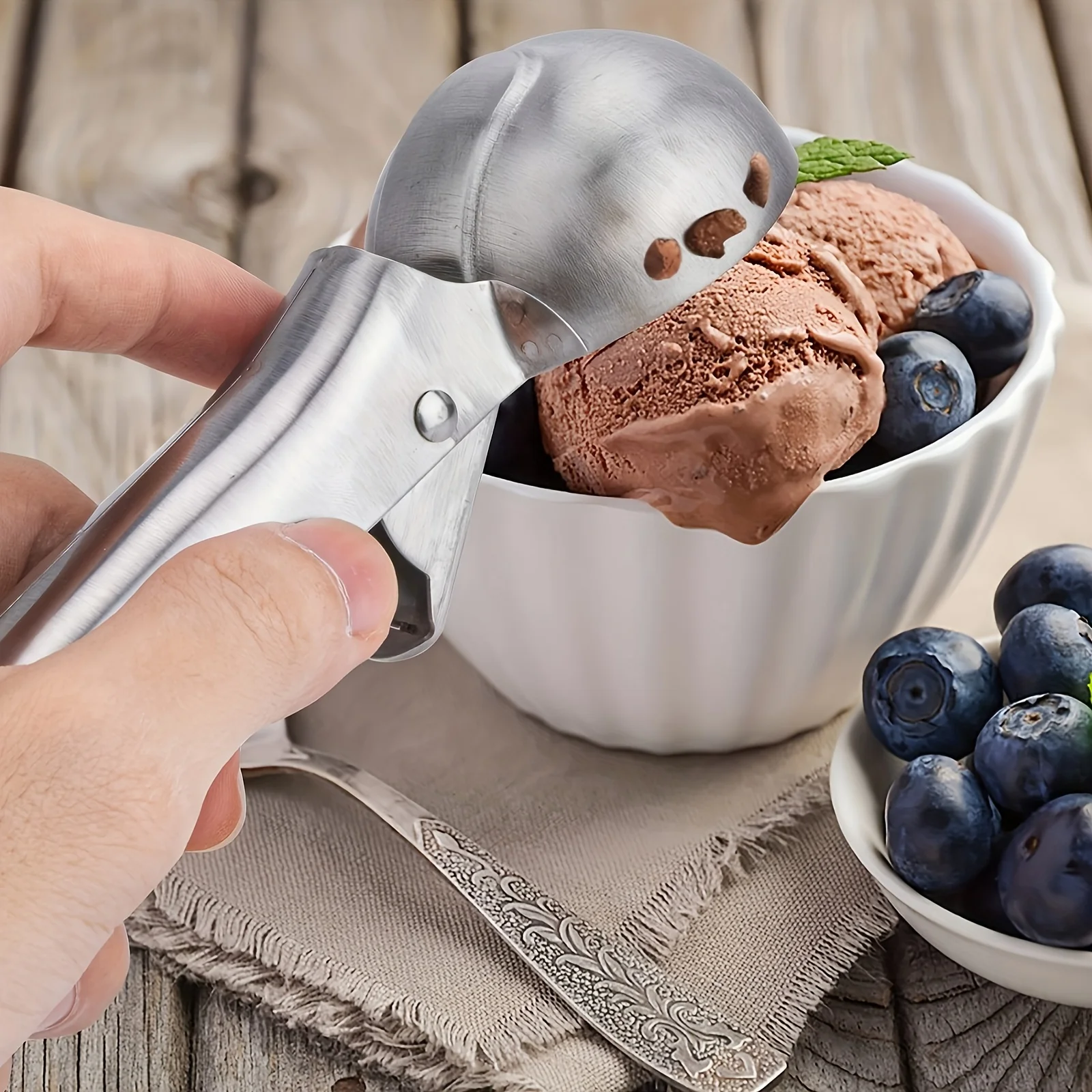 Dual-Use Ice Cream Scoop and Baller - Multi-Functional Dessert Spoon for Ice Cream, Yogurt, Fruit - Durable Kitchen Tool