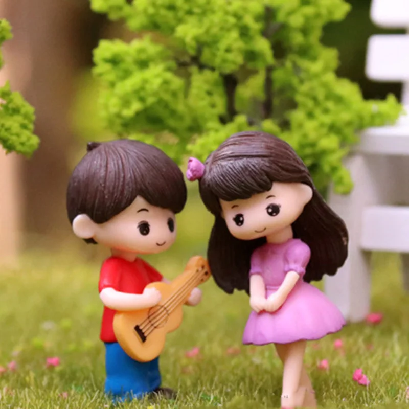 2pcs Miniatures Boy Girl Guitar Sweet Lovers Couple Figurines Craft Fairy Mini Dolls Valentine's Day Wedding Accessories Home