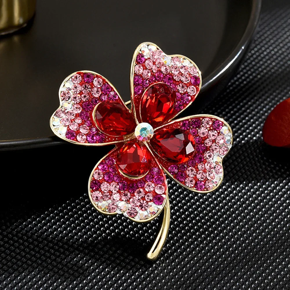 Four-leaf flower Exquisite Brooch for Women High-end Temperament Suit Accessories Pin Niche Design Party Office Coat Accessories