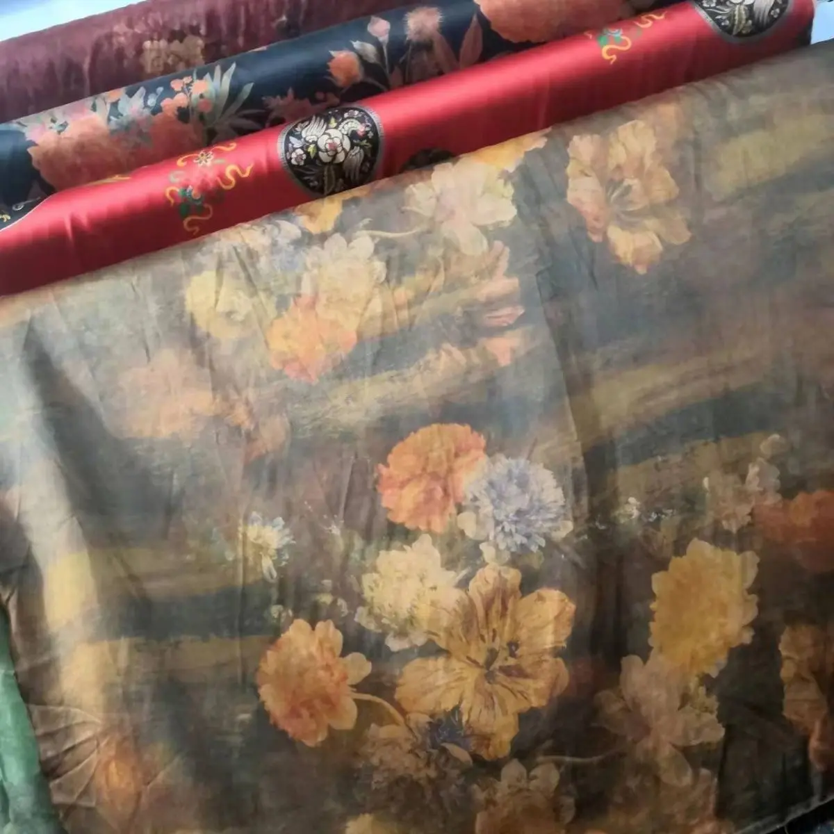 

High Quality Real Silk Fabric 45momme Soteil Fragrant Cloud Yarn Length 1meter