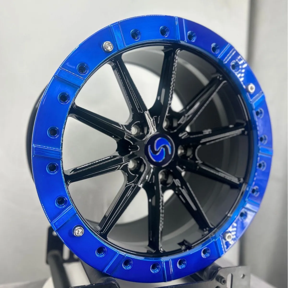 

Suitable for external anti-drop tank 300 Great Wall Gun H5/H9 Pajero BJ40 Wrangler Prado pickup off-road wheels