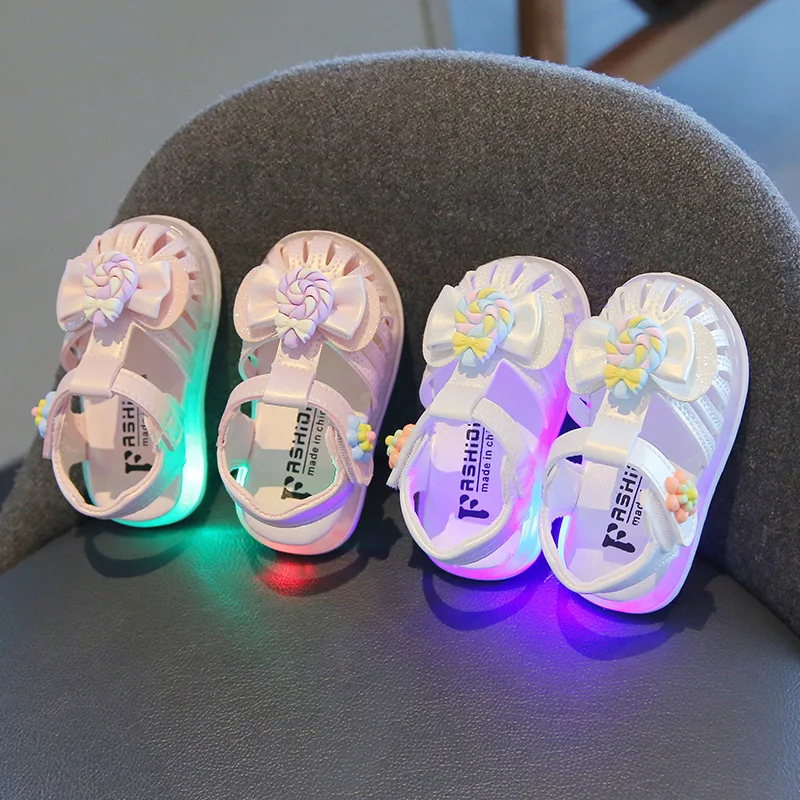 Summer LED Light Baby Girl Sandals Fashion Cute Candy Flower Soft Sole Toddler Shoes Kids Hollow Out Glowing Up Princess Sandals