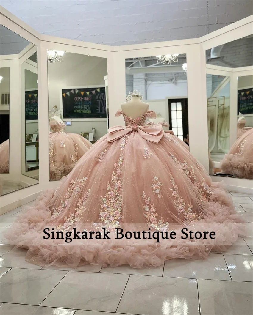 

Изысканное розовое платье Quinceanera для 16-го девушки с бантом и открытыми плечами, цветочной аппликацией, Vestidos De 15 Quinceanera по индивидуальному заказу