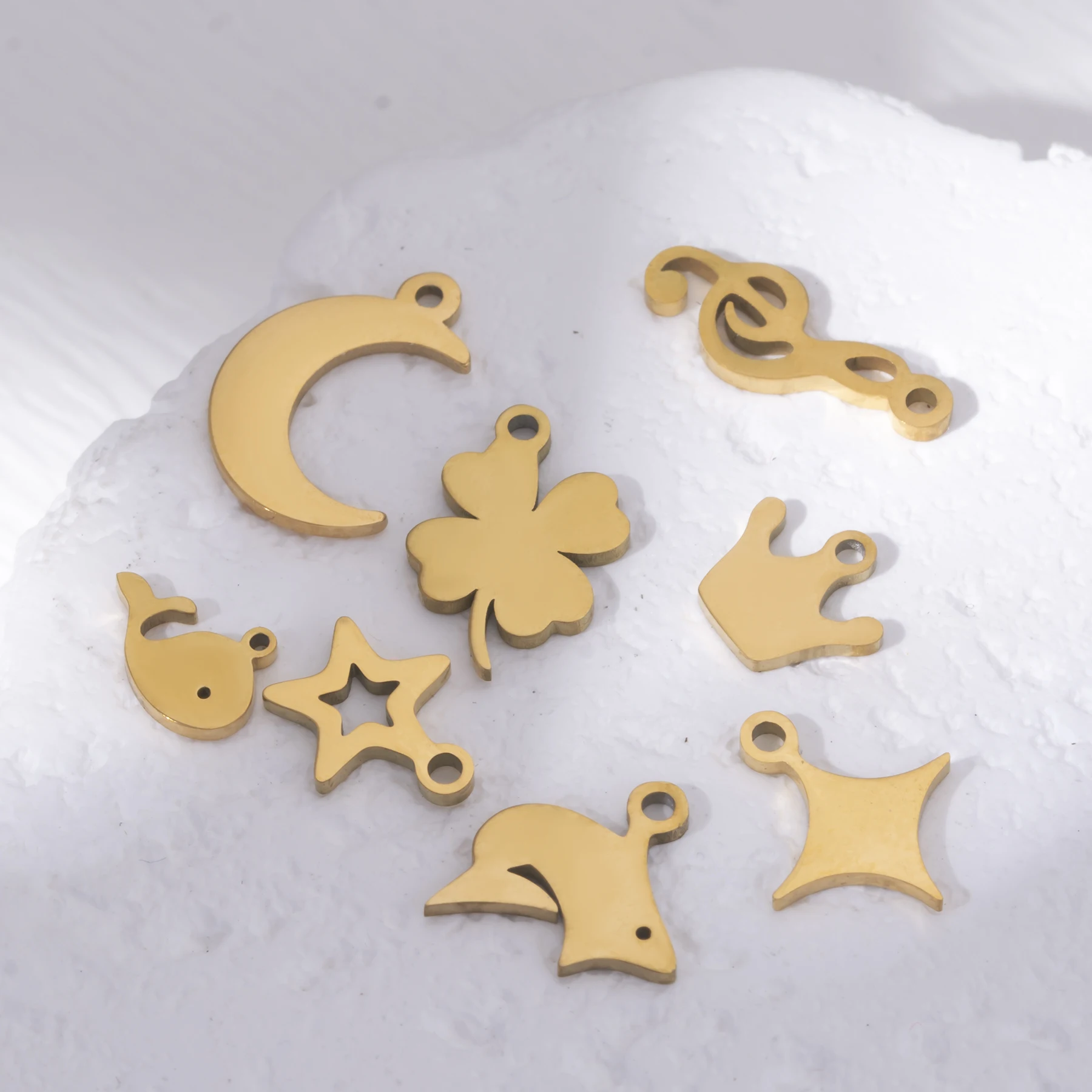 6 Stück/Set Edelstahl Mini Spiegelpolierte Anhänger in Form von Schneeflocke, Delfin, Krone, Stern und Schmetterling für DIY-Schmuckherstellung Zubehör – Detail 4