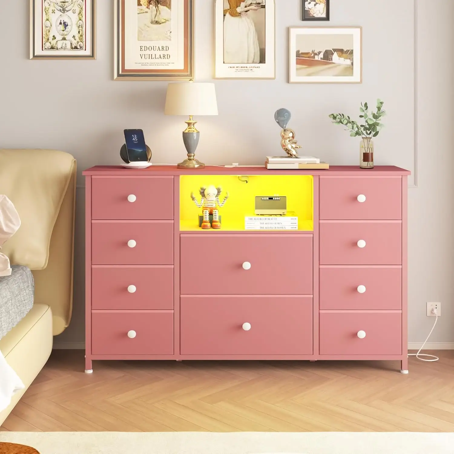 Commode rose avec station de charge et lumières LED, longue commode pour chambre à coucher de filles, meuble TV avec 10 portes de proximité, robes larges en tissu