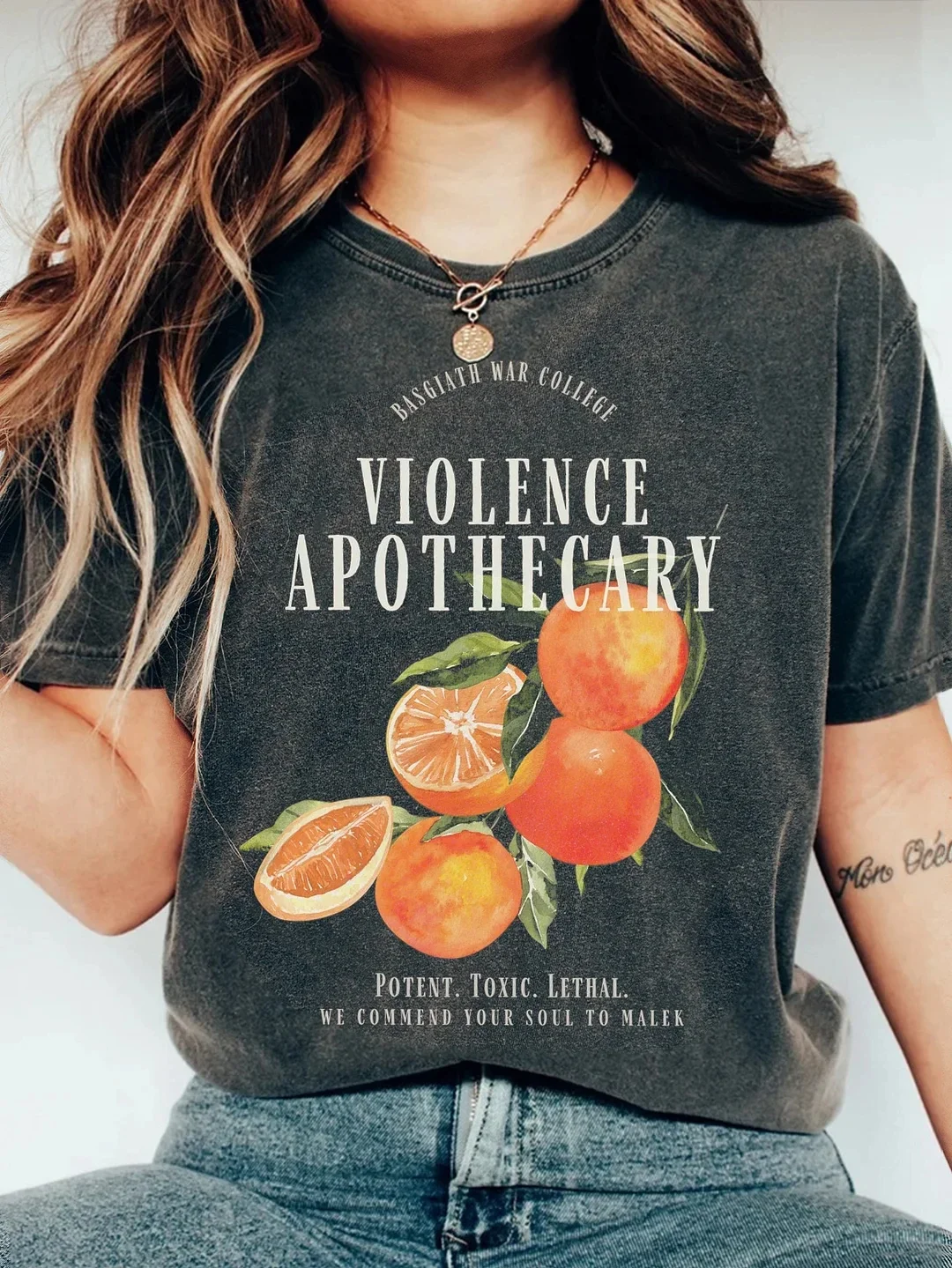 

PeachBruh Violet Sorrengail Apothecary Basgiath War College Merch Fourth Wing Casual Print T-shirt Apparel Y2K Top Book Lover