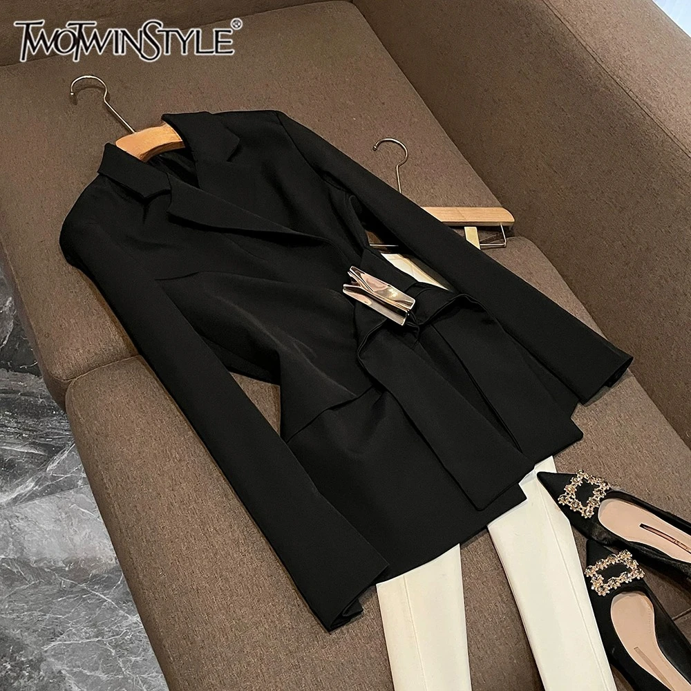 TWOTWINSTYLE Casual Solid Slimming Blazers For Women V Neck Long Sleeve Autumn Spliced Metal Confortable Jacket Female KJA554162