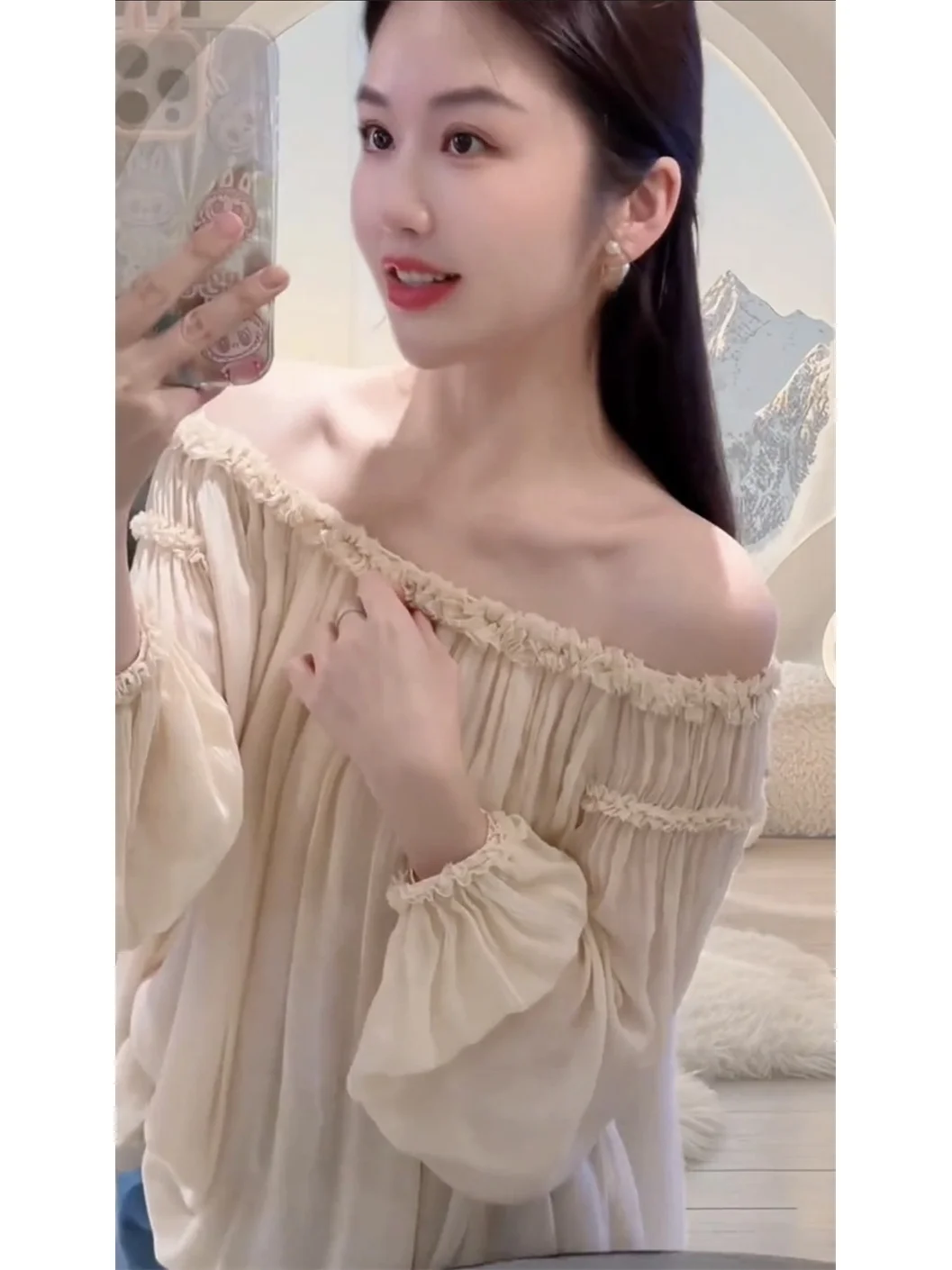 Elegant Sweet One-Shoulder Loose Long-Sleeve Sunscreen Pleated Shirt Women's Fashionable Popular New 2026 Summer Polyester