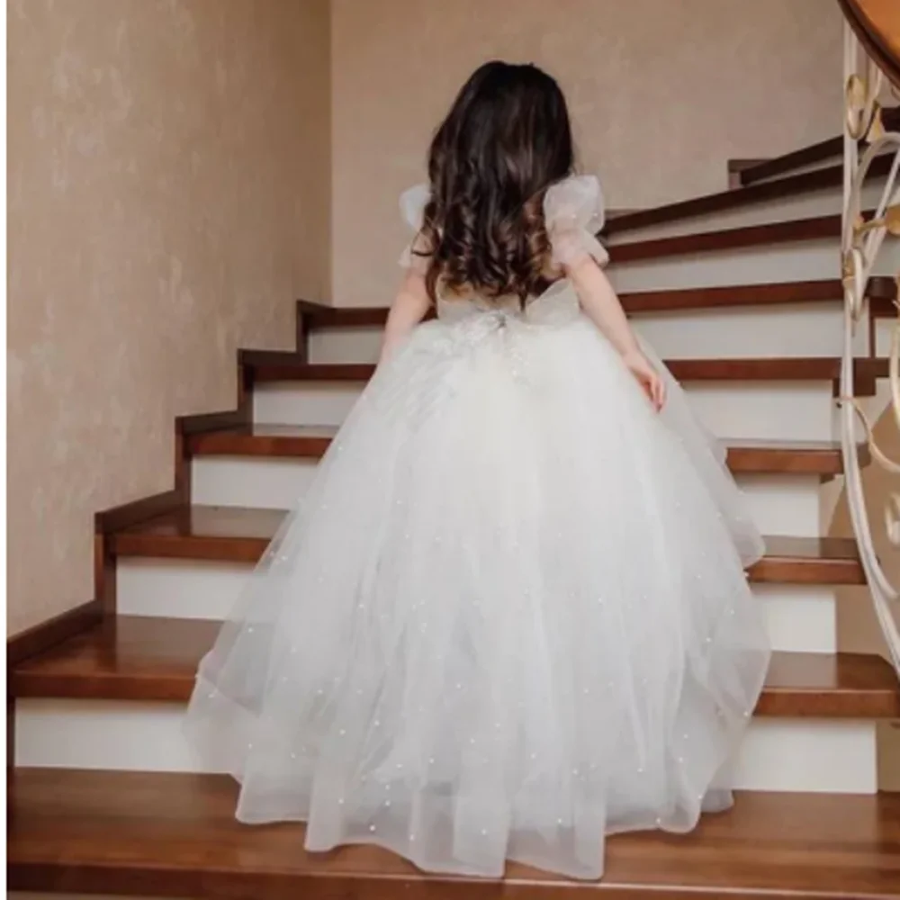 

2023 White Princess Flower Girl Dresses Off Shoulder Feather Hi Lo Gilrs Pageant Dress Little Kids First Communion Dress