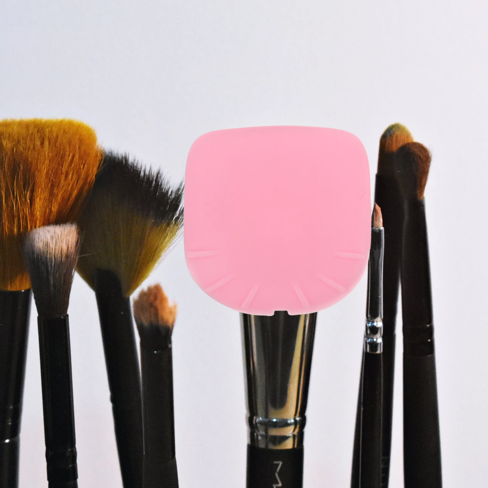 

4Pcs Makeup Brush Anti-Loss Silicone Covers Durable Compact Travel Holder Multiple Colors Makeup Storage Organizer