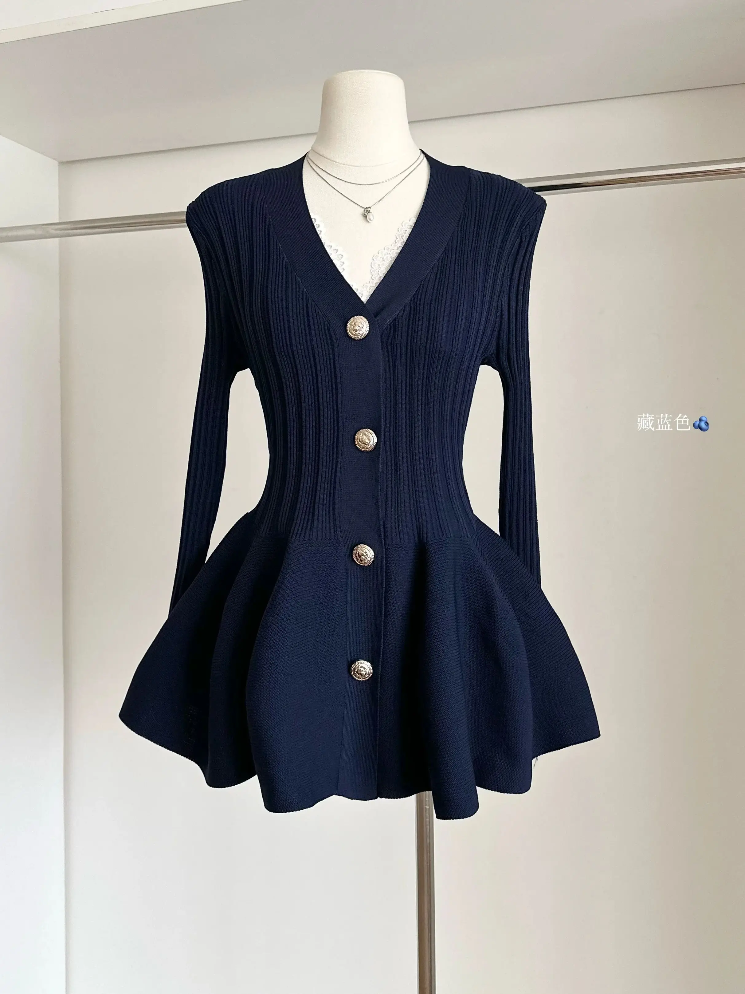 

French-Style Ruffled V-Neck Waist-Defining Flower-Bud Mini Dress Chic Design Single-breasted Knit Cardigan Jacket for Women