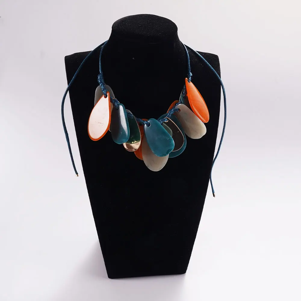 

2025 New Arrival Women's Colorful Droplet Pendant Necklace Holiday Party Summer Beach Jewelry Gift Fashion Accessory