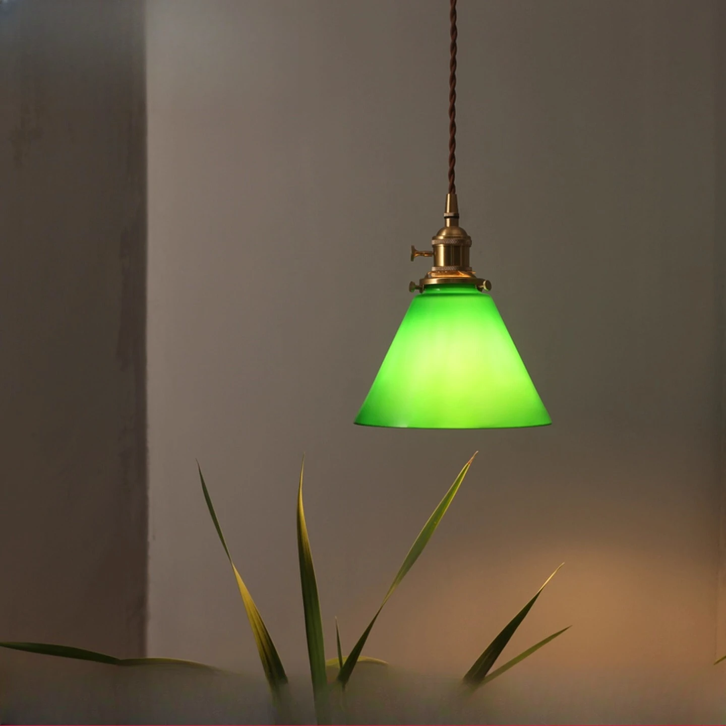 

Американская ретро барная стойка, ресторан, гостиная, длинная люстра, креативная скандинавская кофейня, простая стеклянная люстра