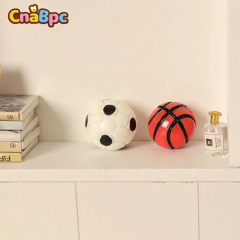 2Pcs 1:12 Dollhouse Miniature Sports Balls Soccer Football Basketball Model Toy DollHouse Outdoor Sports Scene Decor Accessories