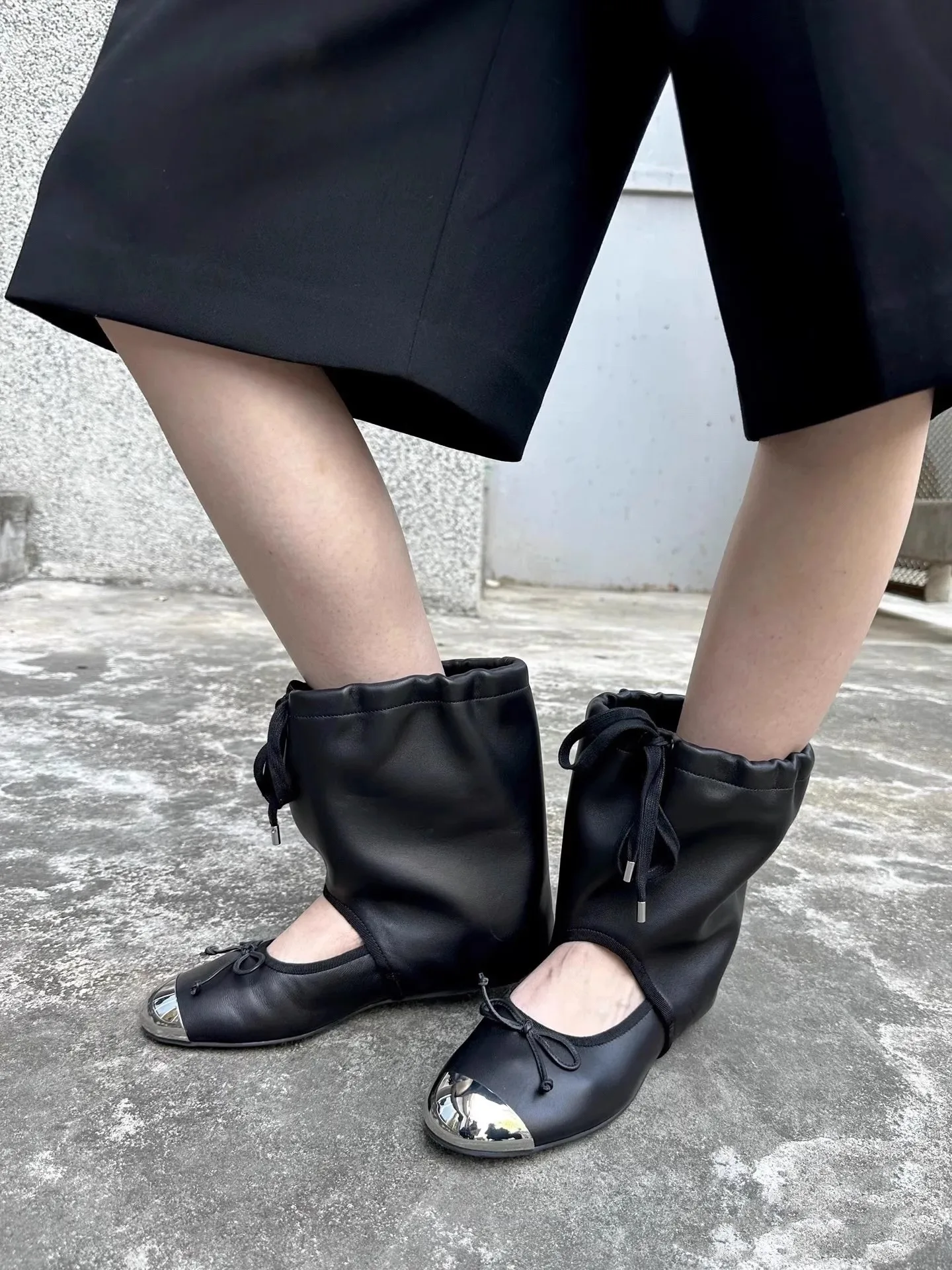 

Riveted Metal Toe Spring and Autumn Fashion Boots Solid Color Round Toe Flat Short Bow Decorative Buckle Women's Sandals