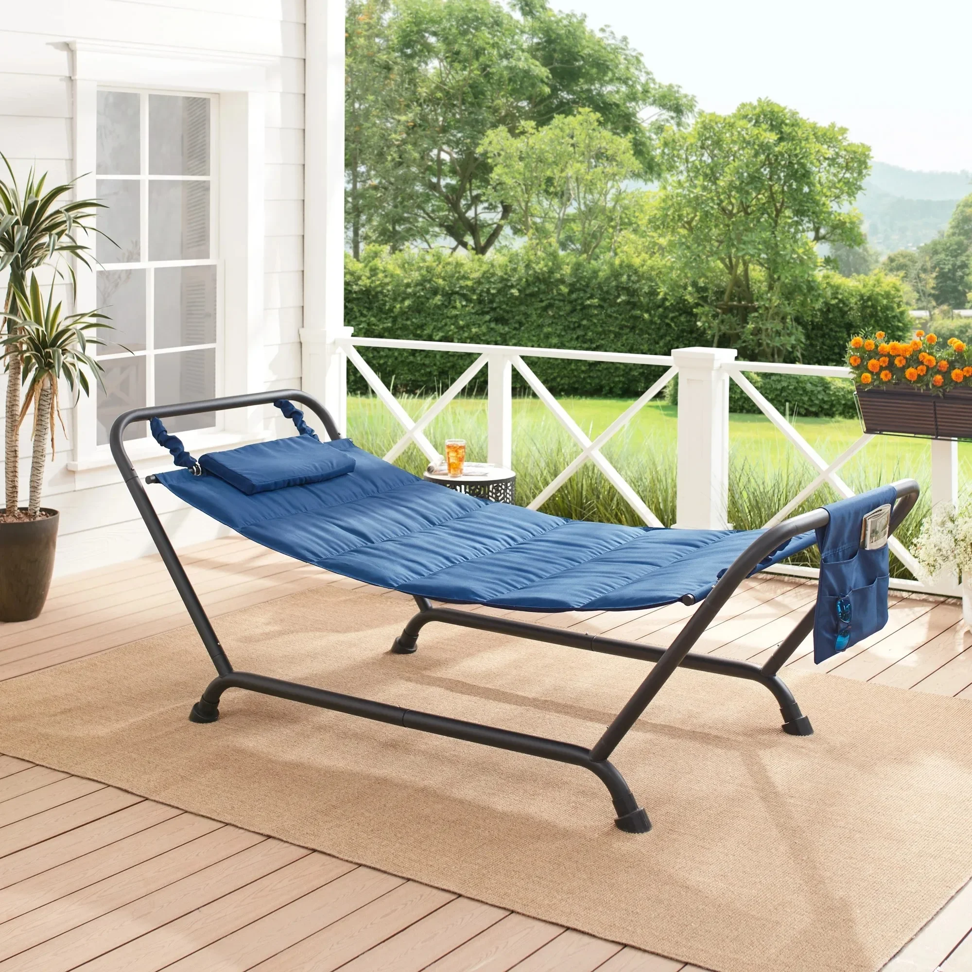 

Polyester hammock with stand and pillow, suitable for outdoor use, multi-colored