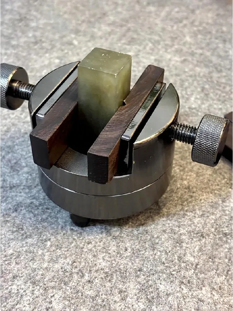 360 Degree Rotating Seal Carving Tool, 45# Mold Steel Stamp Holder with Integrated Base