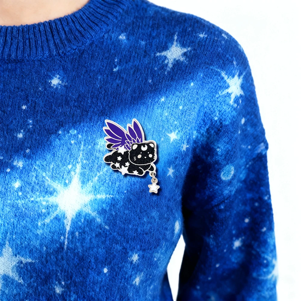 Niedliche Brosche mit geflügeltem Katzenmotiv, Stern-Mond-Cartoon-Tier-Abzeichen, Stern-Anhänger, kreative Emaille-Pin, modisches Kragen-Schmuck-Accessoire, Geschenk – Detail 7