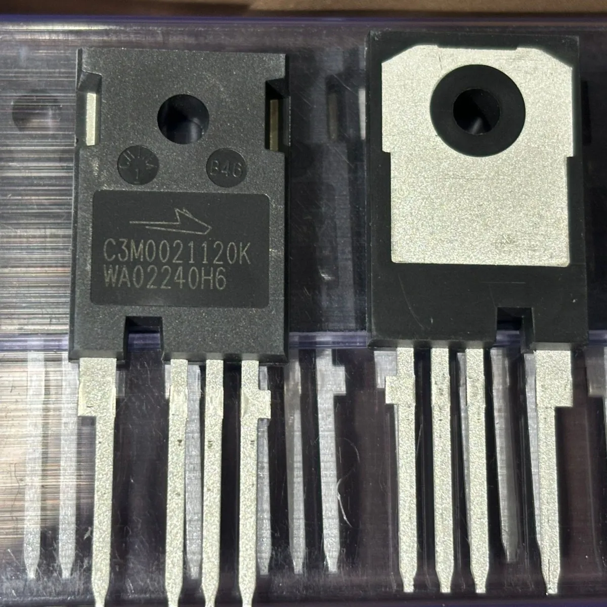 

Транзистор Bd243c-jsm (BJT) JSMSEMI (Jiesheng Microelectronics) новый большой чип BD243C IC чип интегральная схема