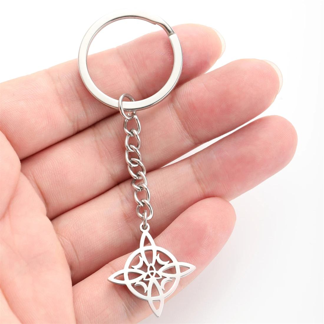 EUEAVAN Vintage Celtic Knot Pendant Keychain Unisex Stainless Steel  Charm Witch Knot Moon Key Ring Couple Jewelry Gift