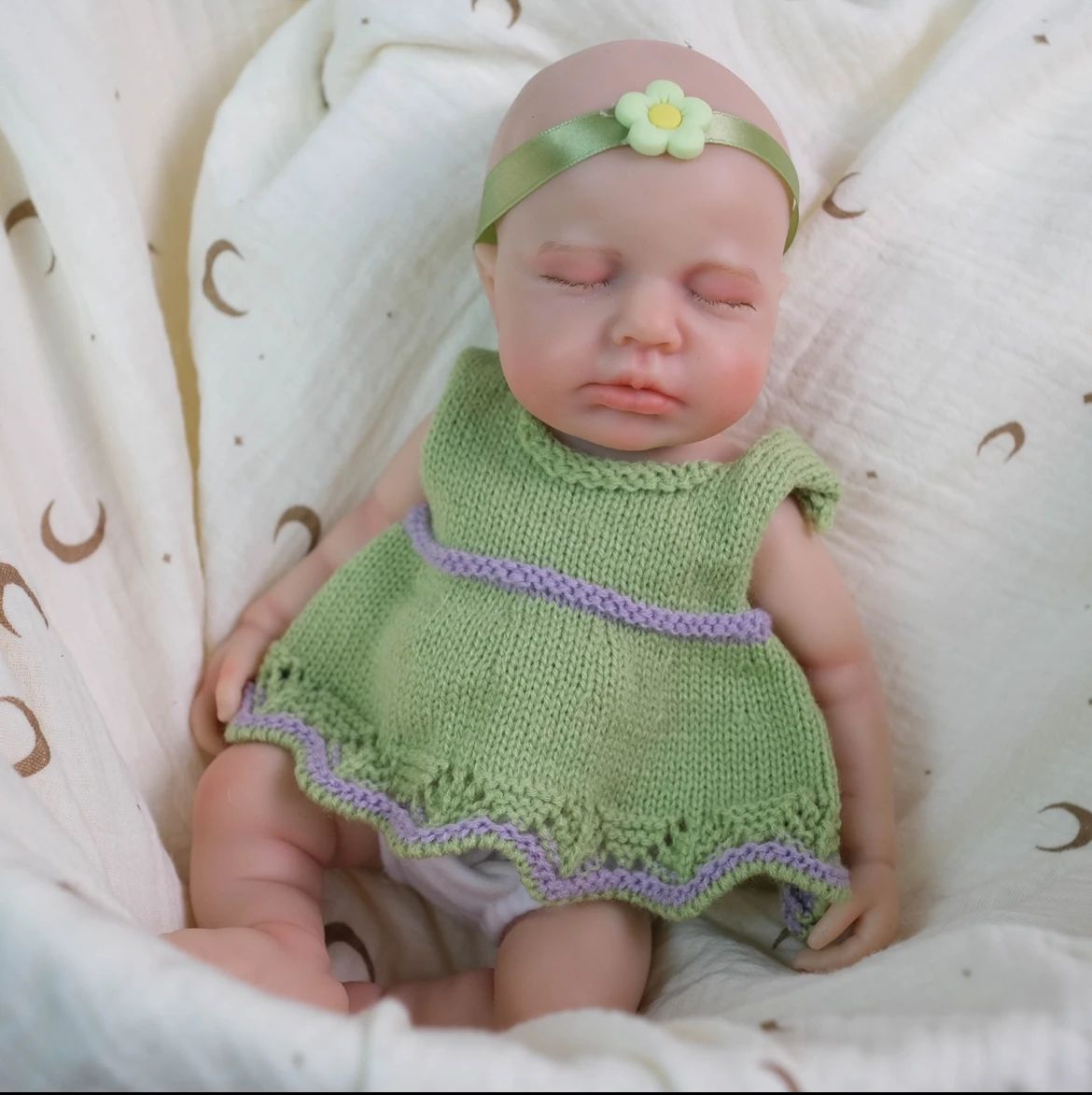 

12inch Sweet Reborn Doll: Solid Soft Silicone Body, Pre-Painted Makeup, Adorable Infant-Like Toy, Top Christmas Gift for Girls