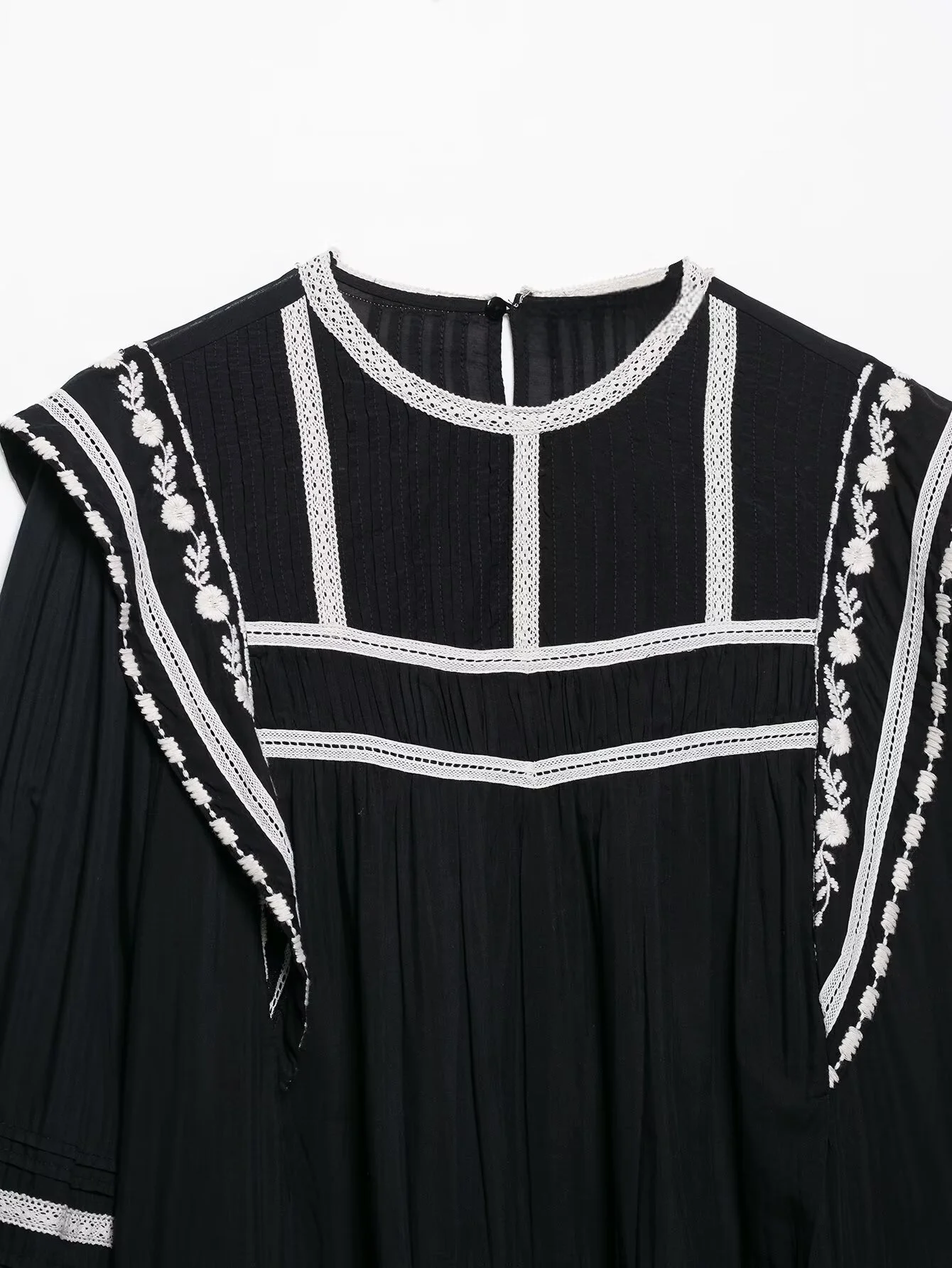 RARA Womens Color Block Embroidery Blouse Stylish Long Sleeve Design Pleated Detail Decorative Stitch Ladies Fashion Top