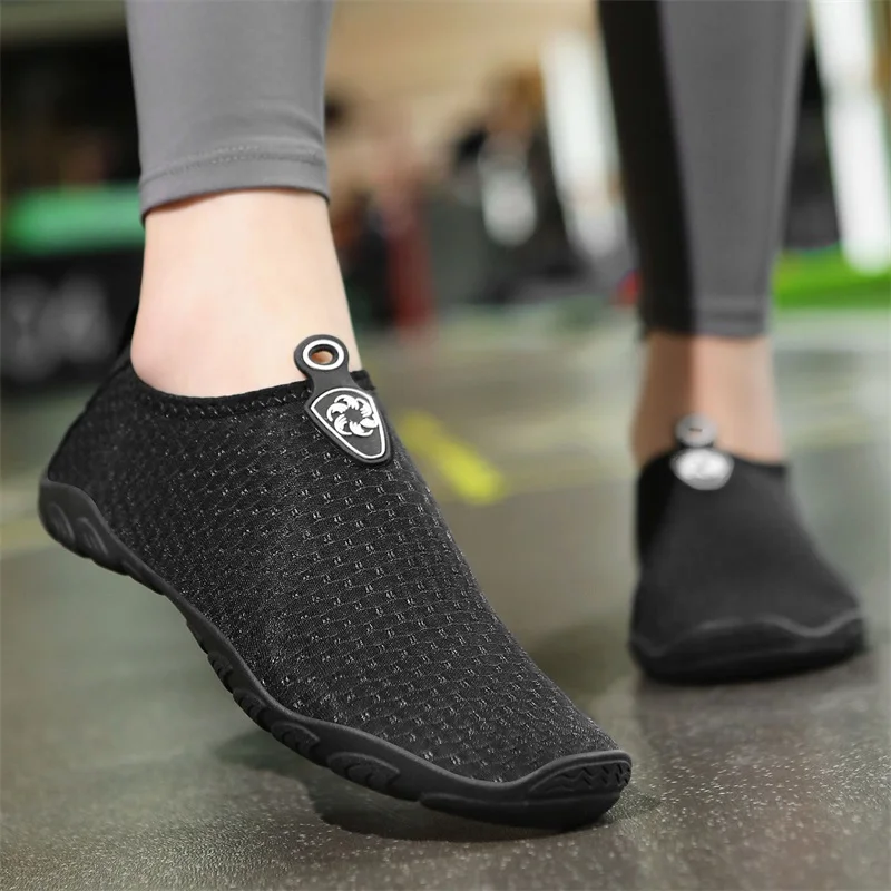 

Athletic Hiking Water Shoes Womens Mens Quick Dry Barefoot for Beach Walking Kayaking Surfing Training Unisex Summer Sandals