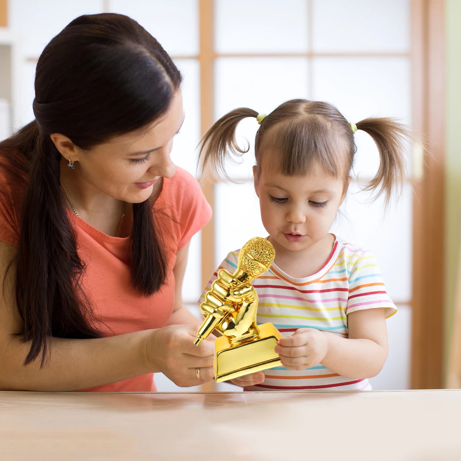 

1pcs Gold Resin Award Microphone Trophy Trophies Award Kids Competition School Supplies Mini Trophies Singing Sculpture