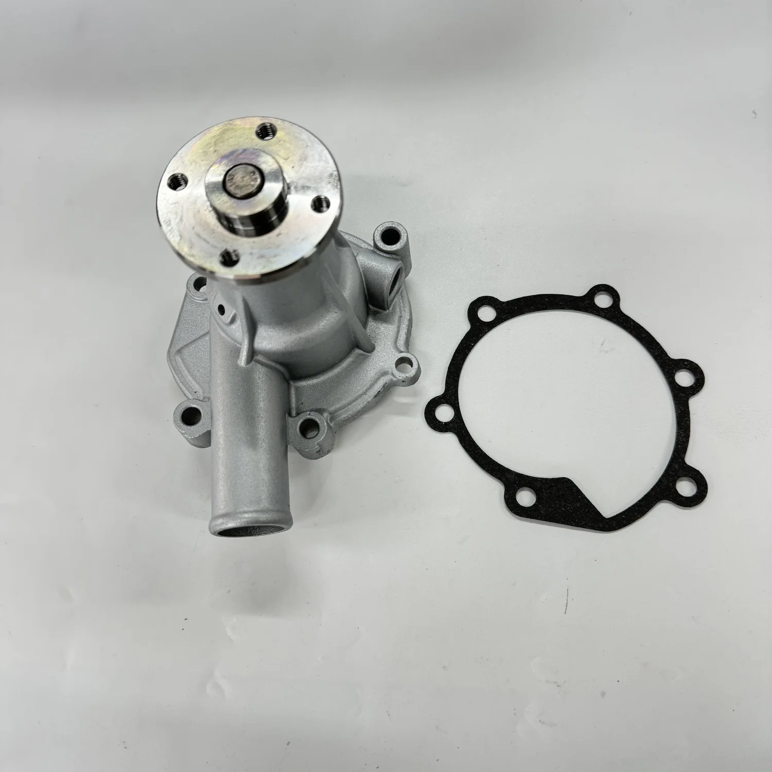 Water Pump MM433-17001 For Mitsubishi Engine L3C L2C L3E L2E L3E L3A L2A 30L45-00100