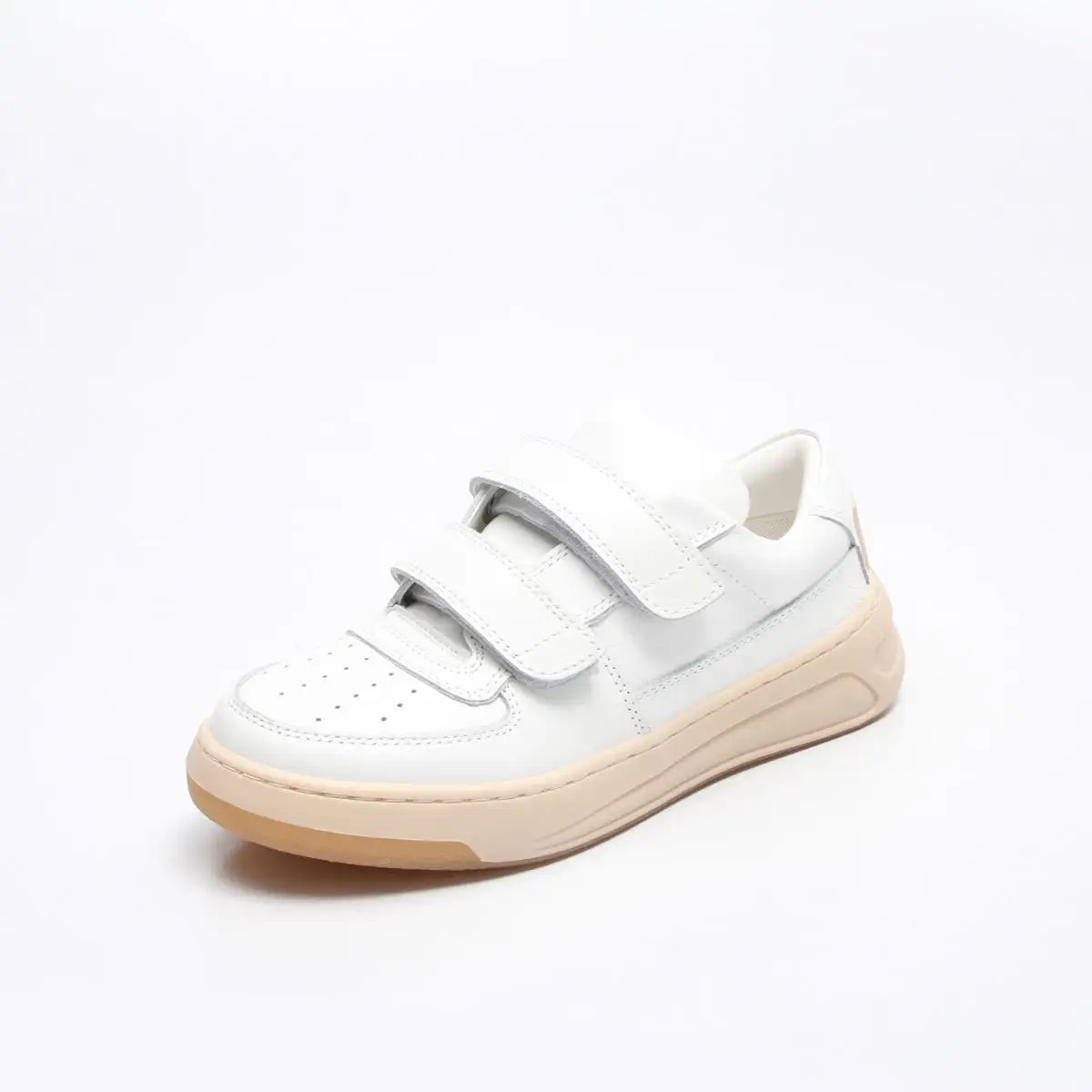 affascinante-volto-sorridente-ragazza-thi-bot-sport-tempo-libero-oes-scarpe-da-ginnastica-bianche-nastro-magico-casual-oes-per-giovani-donne