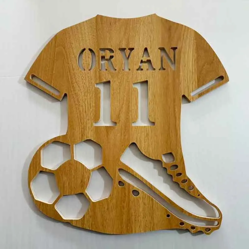 

Персонализированная настенная табличка с футбольной формой, вывеска на дверь детской комнаты, деревянный футбольный декор с именем и номером