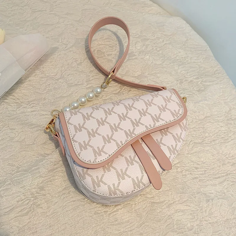 Niche Design Bag 2024 New Bag Female Summer Hundred Crossbody Single Shoulder Underarm Bag Fashion Saddle Bag